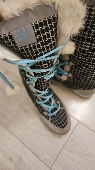 Дамски зимни ботуши оригинални Nike