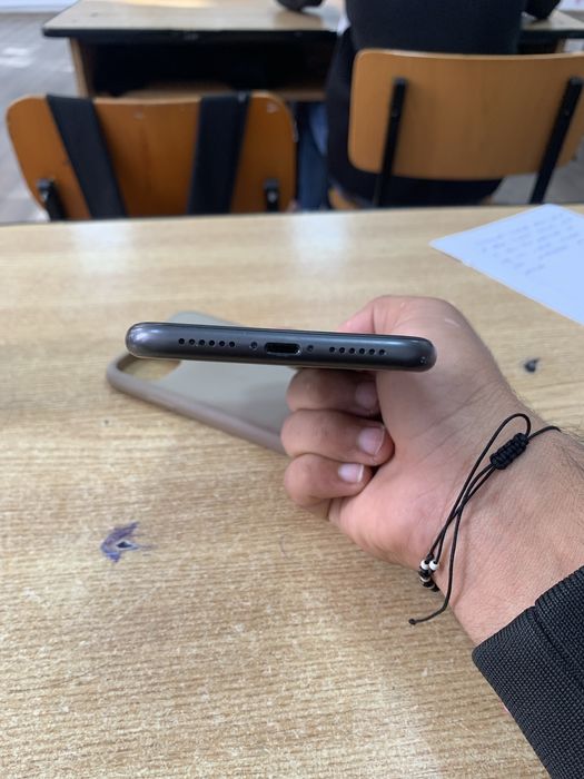 Vant Iphone 11,64 gb