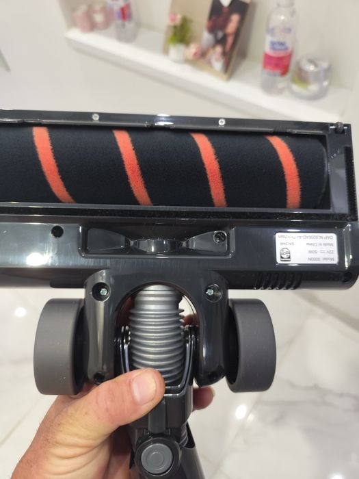 Безкабелна прахосмукачка Philips с гаранция две години