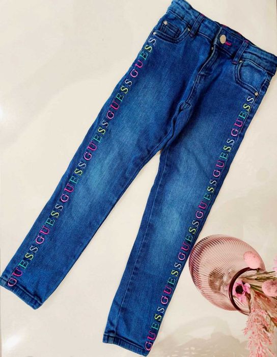 Страхотни дънки на  Guess размер 122