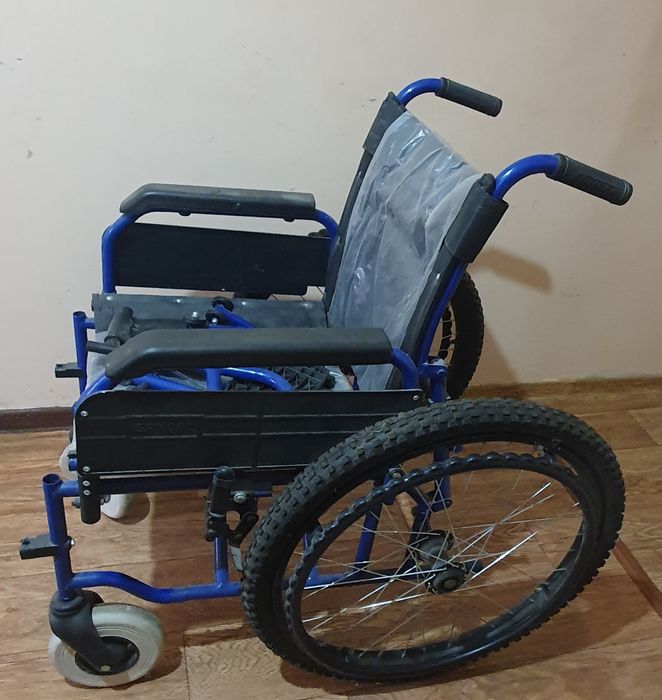 Продаётся инвалидная коляска. практически не использовали