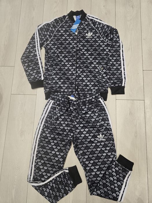 Trening Adidas model nou calitate la oferta