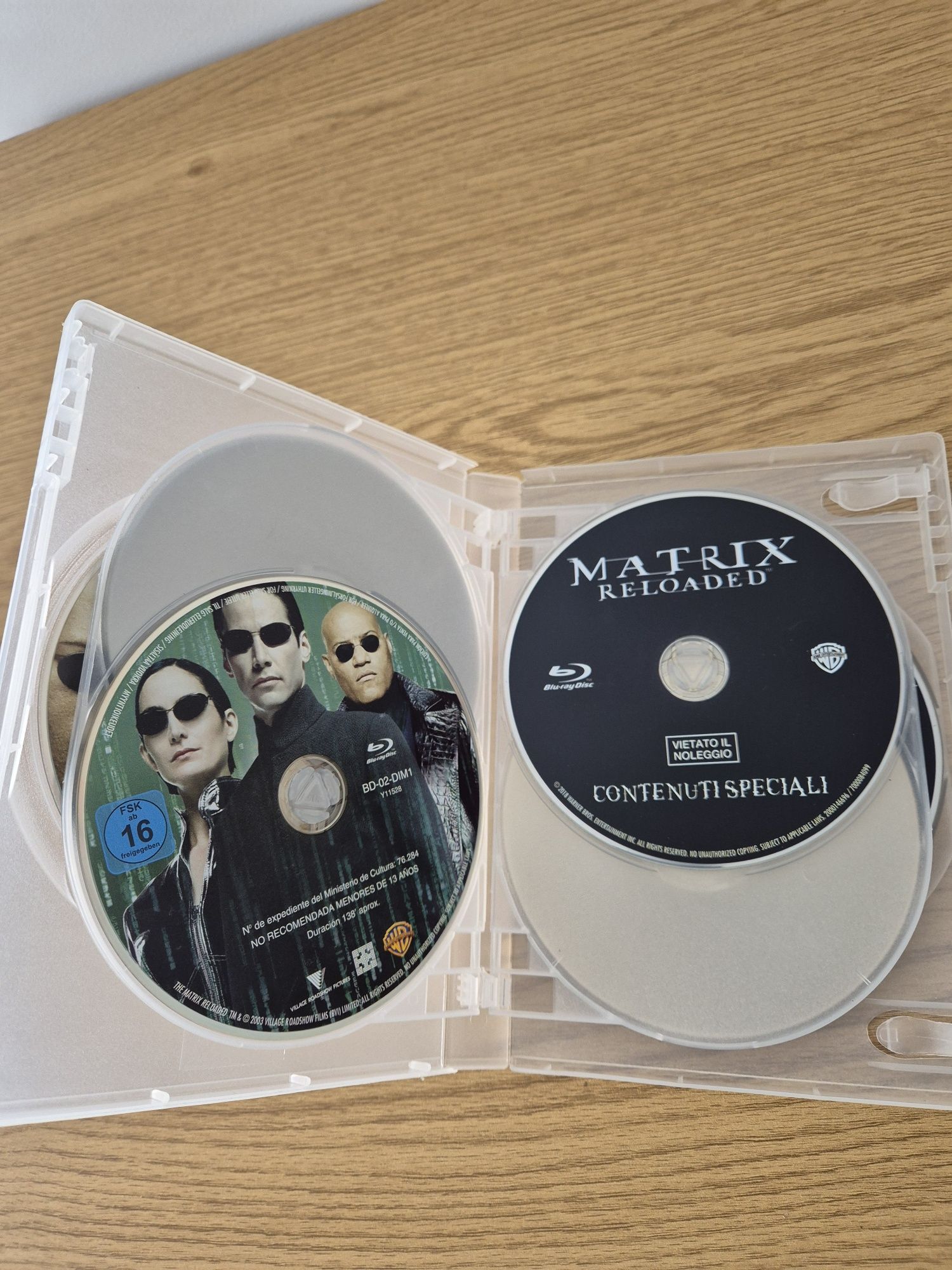 Trilogia Matrix plus Extra (6 discuri Blu-Ray)