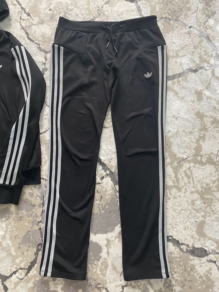 Продам спортивный костюм Adidas original женский