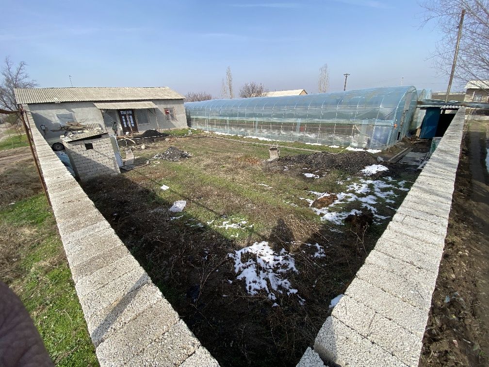 Hovli sotiladi 13.68 kv/m Narxi 65.000$