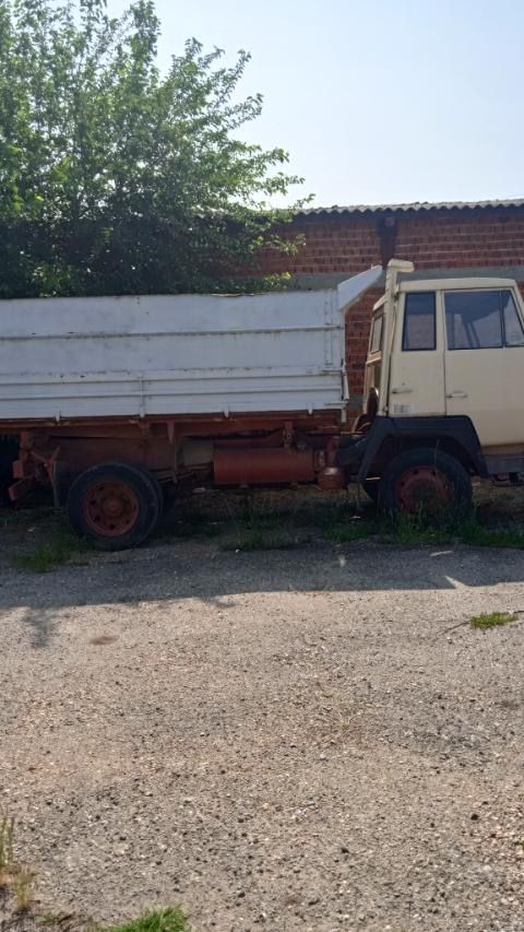 Камион-самосвал STEYR 91