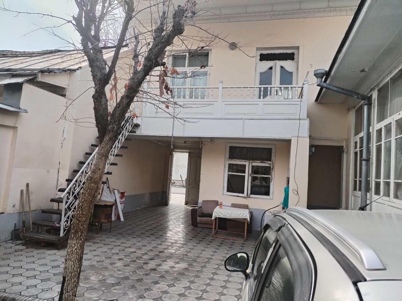 2 etajli uchastka seh sotiladi