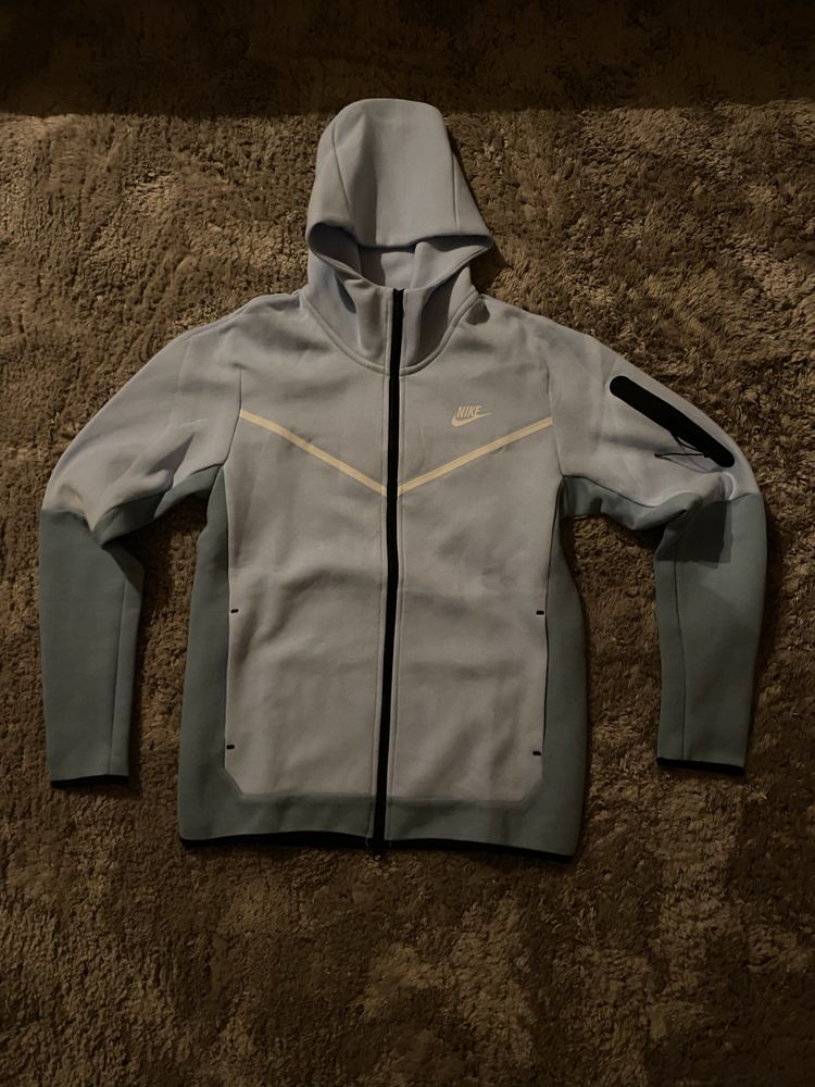 nike tech fleece горнище