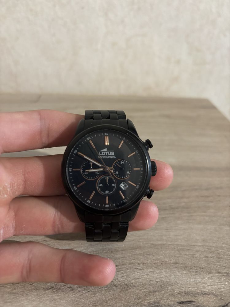 Оригинален мъжки часовник LOTUS Chronograph 18668–черен,много запазен