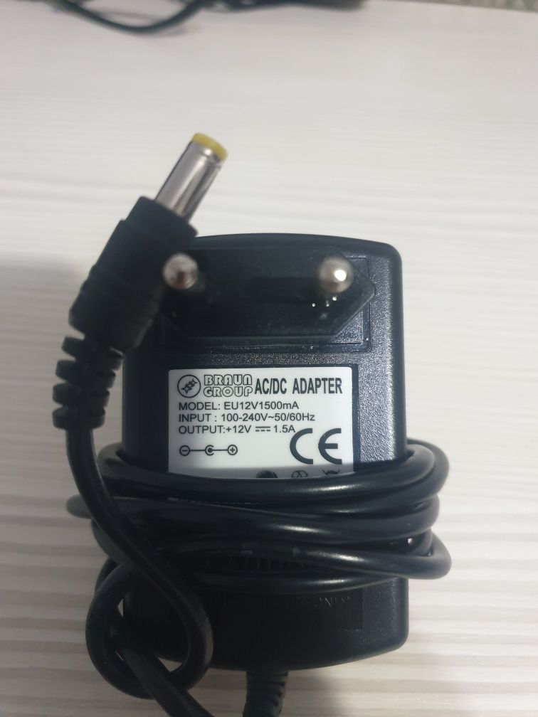 Alimentatoare incarcatoare 9V si 12V