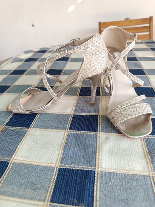 Sandale argintii 40lei