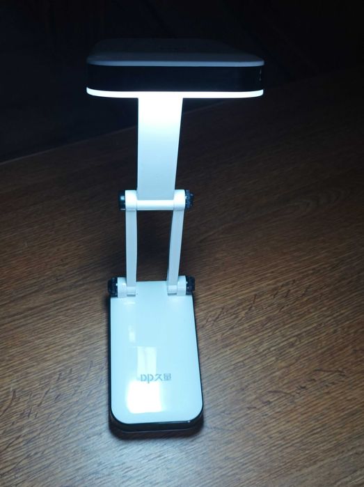 Veioza pliabila cu acumlator reincarcabil lunar