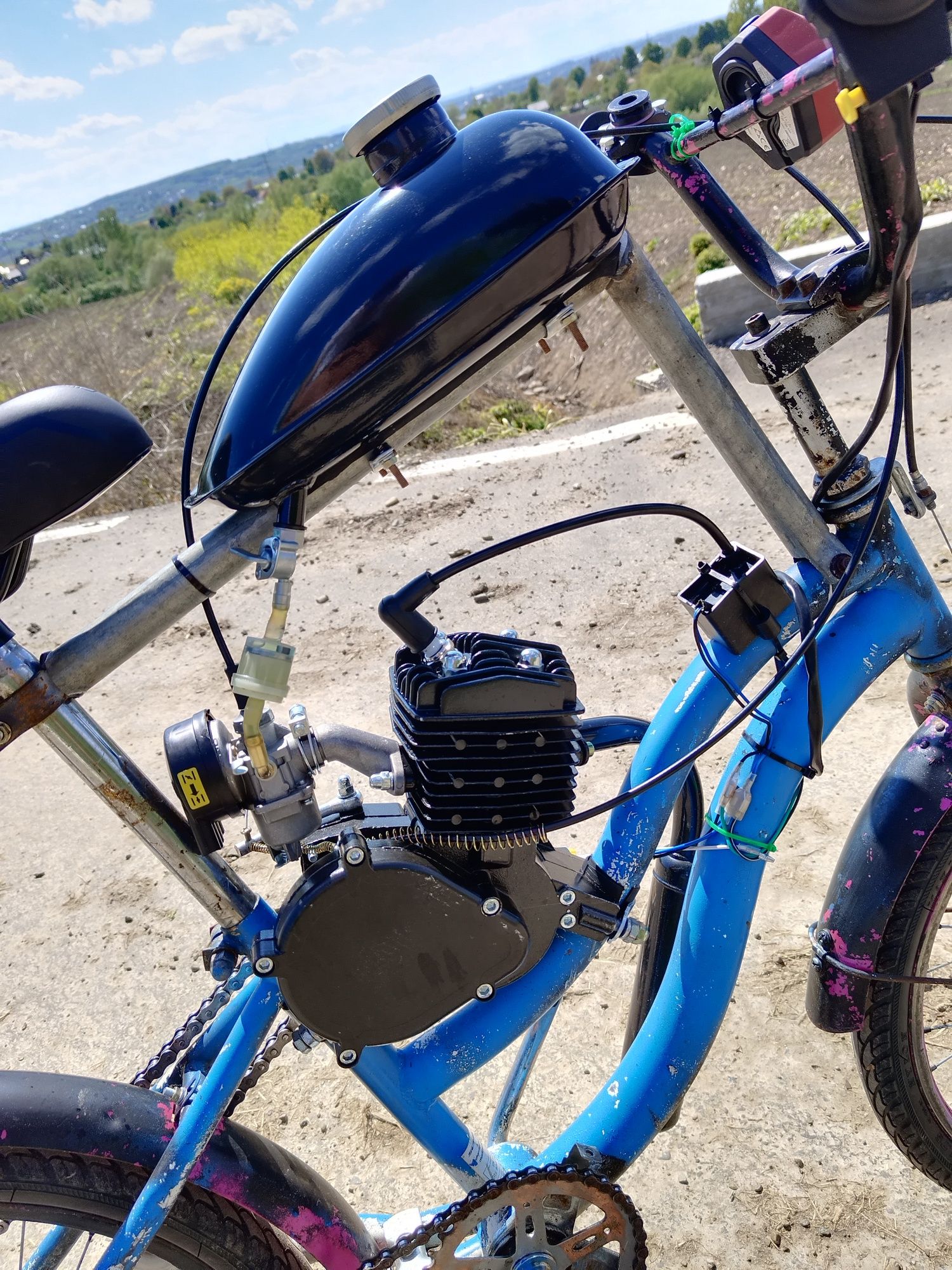 Vând Bicicletă cu motor 80cc