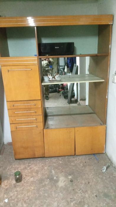 Продам        шкаф