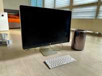 Apple Mac Pro "trashcan" + Monitor Apple Cinema, schimb cu Macbook Pro
