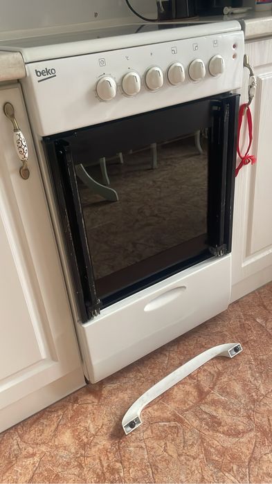Плита стеклокерамика  Beko
