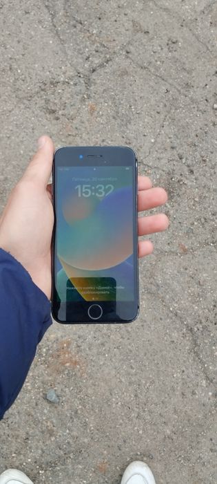 айфон 8 срочно продам