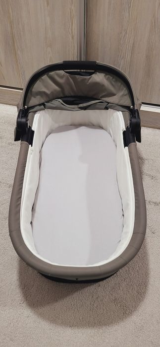 Кош за новородено Melio