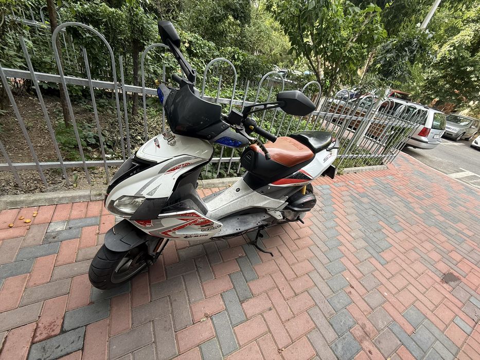 Aprilia SR 50 R Factory
