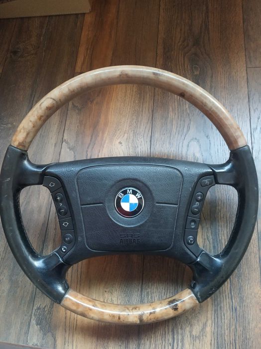 Руль дерево на BMW E38 дорест.