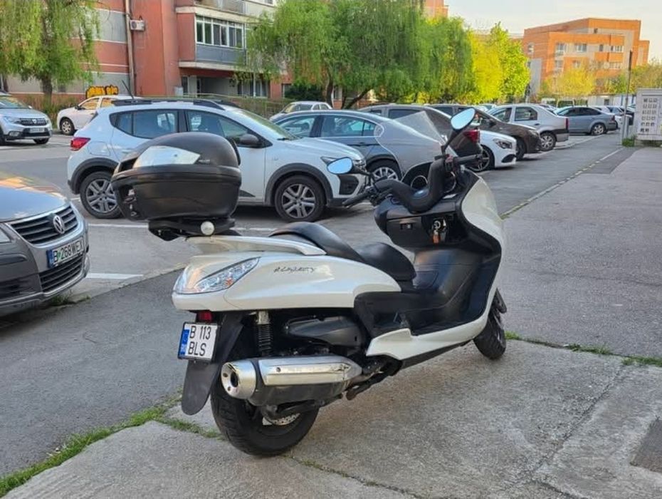 Yamaha Majesty 400 2011 proprietar