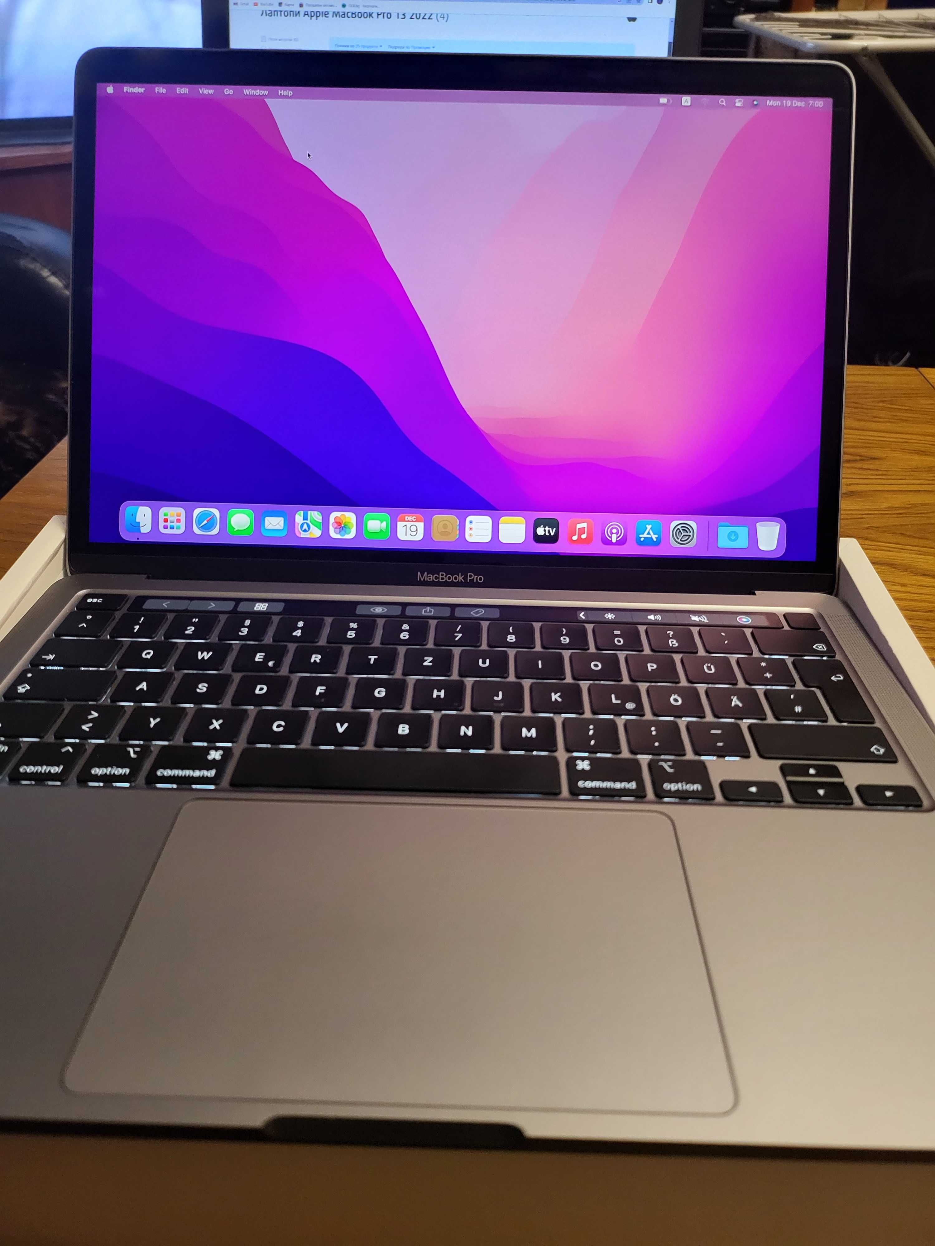 Apple MacBook Pro 13 M2 256GB 2022 MNEP3 Чисто нов