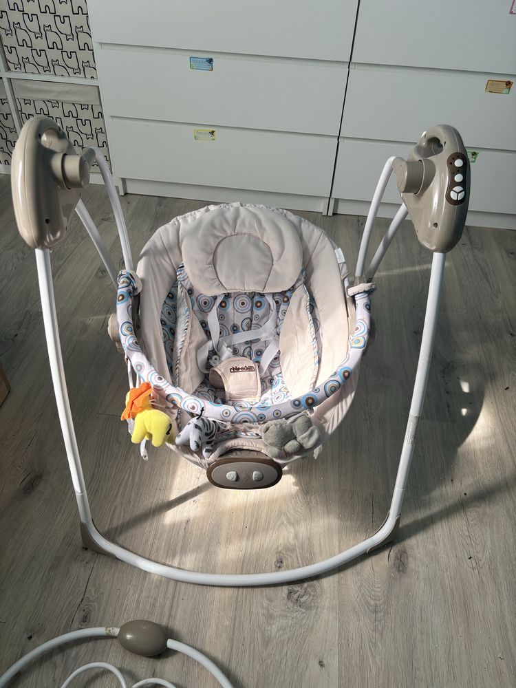 Шезлонг с люлеещ механизъм chipolino