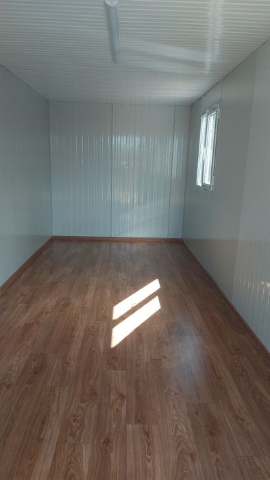 Vand container tip magazin