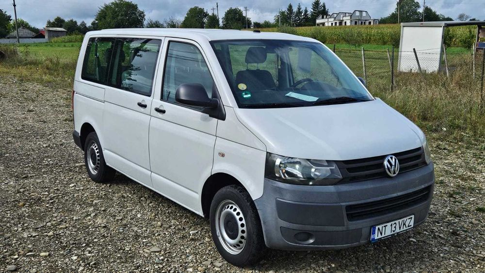 Volkswagen Transporter 5 2.0 TDI 2010 8+1 locuri