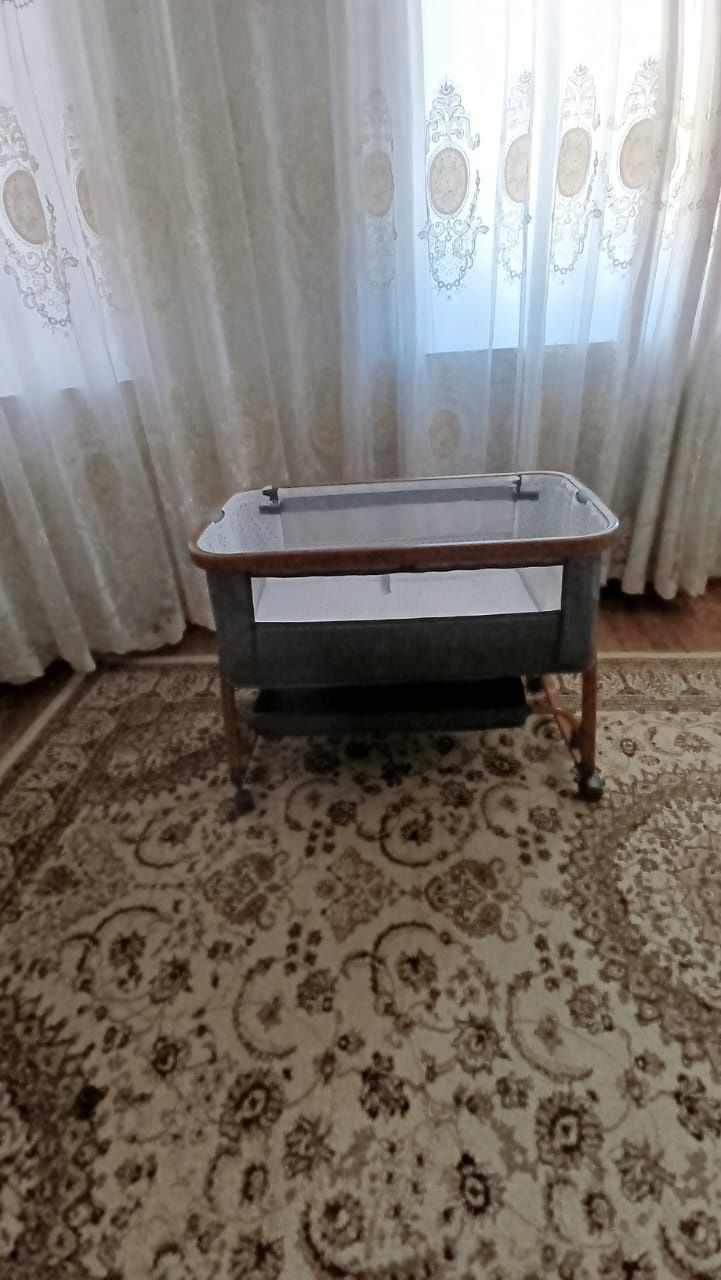 Манеж—кровать полозья для качания