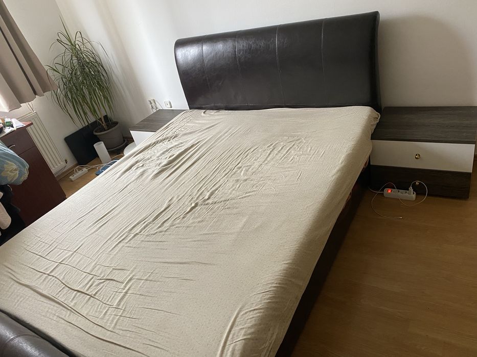Pat matrimonial de vinzare noptiere incluse in pret
