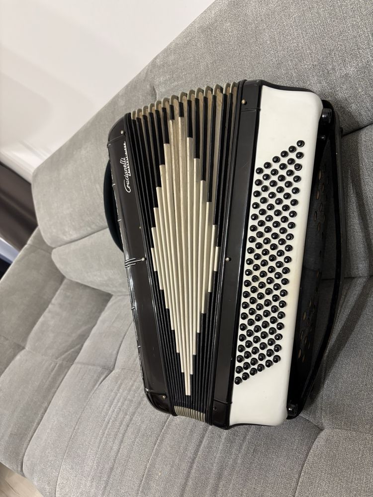 Acordeon italian Crucianelli Mussette cu 120 de basi