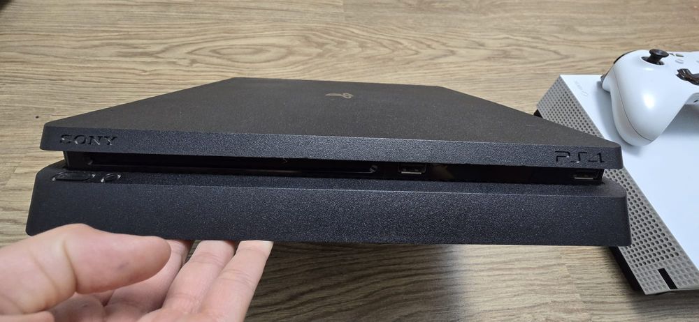 PS4 slim 1T ca nou