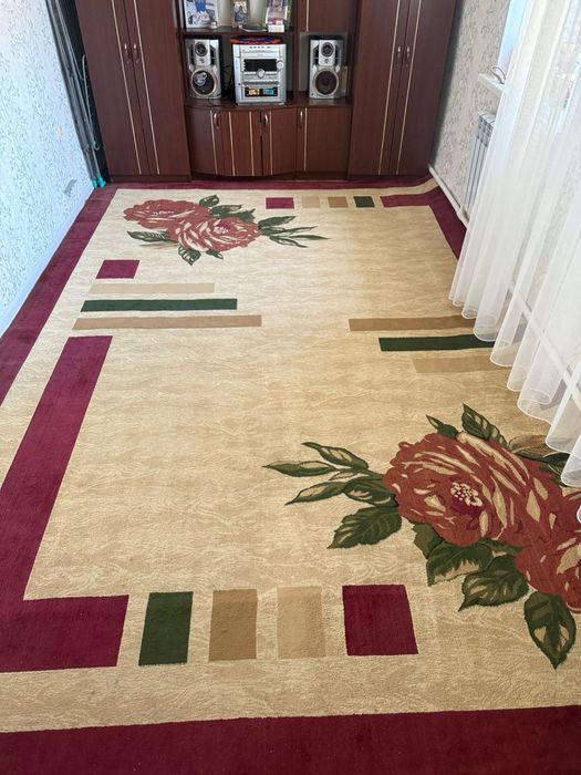 Продам ковер в хорошем состоянии
