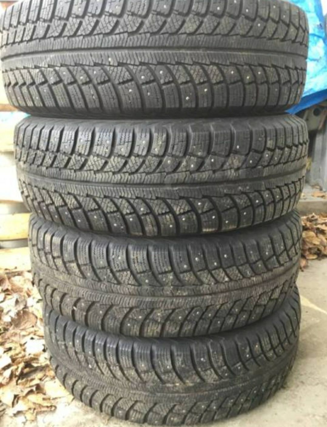 Продам зимний шины 235/70/16