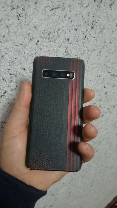 Samsung s10 sotiladi.