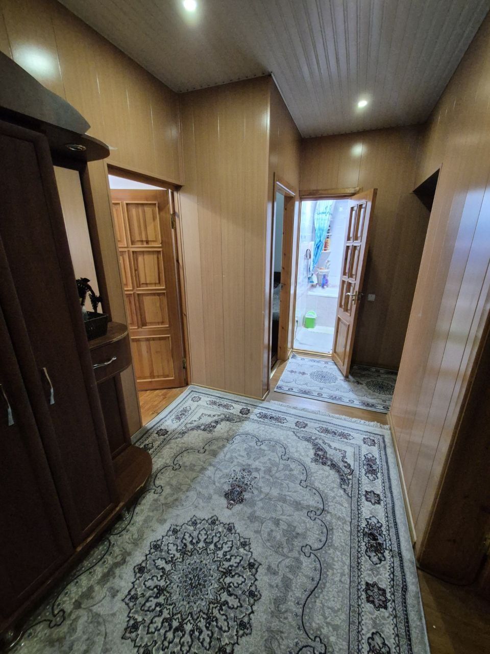 Срочно продаётся квартира в Мирзо Улугбекском рн Карасу 1