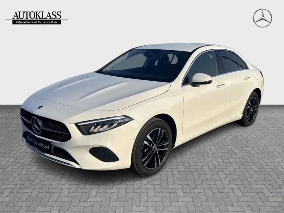 Mercedes-Benz A Mercedes Benz A250e SEDAN