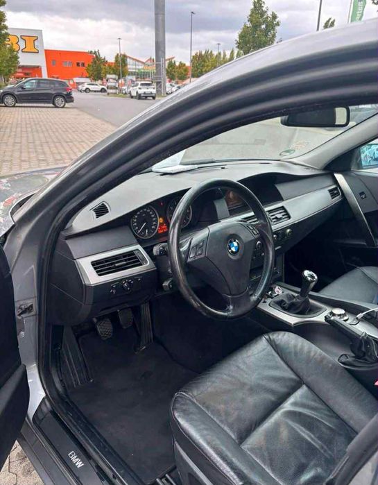 BMW 520i, 2.2 benzină
