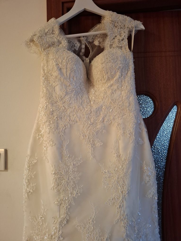 Rochie mireasa  de vanzare