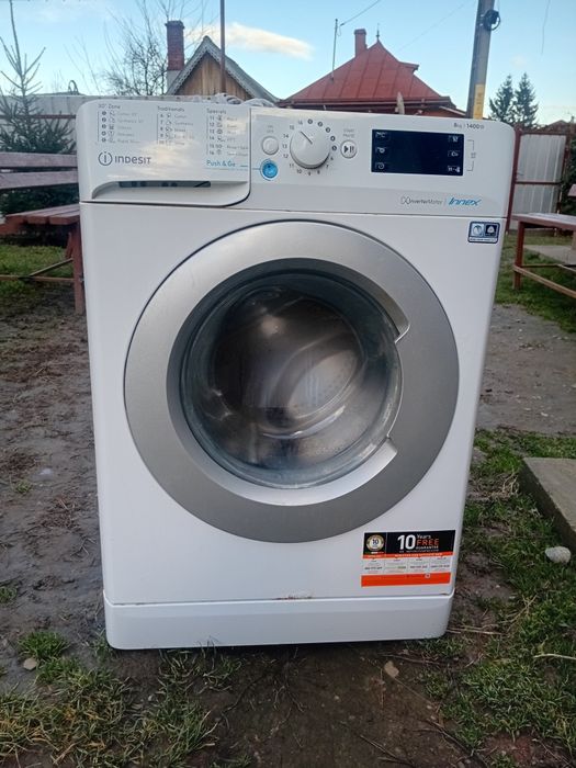 Se vinde pentru piese