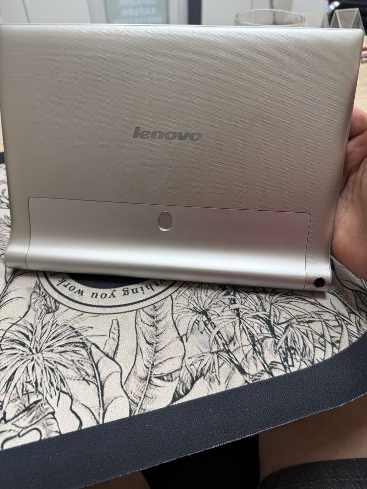 Таблет Lenovo Yoga Tablet 2 - 1050F 2/32gb