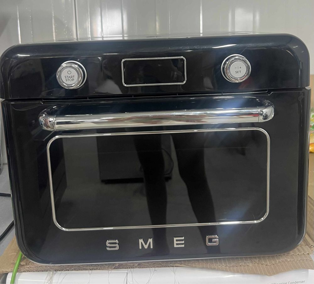 Фурна за плот SMEG 50’s Style с функция за пара