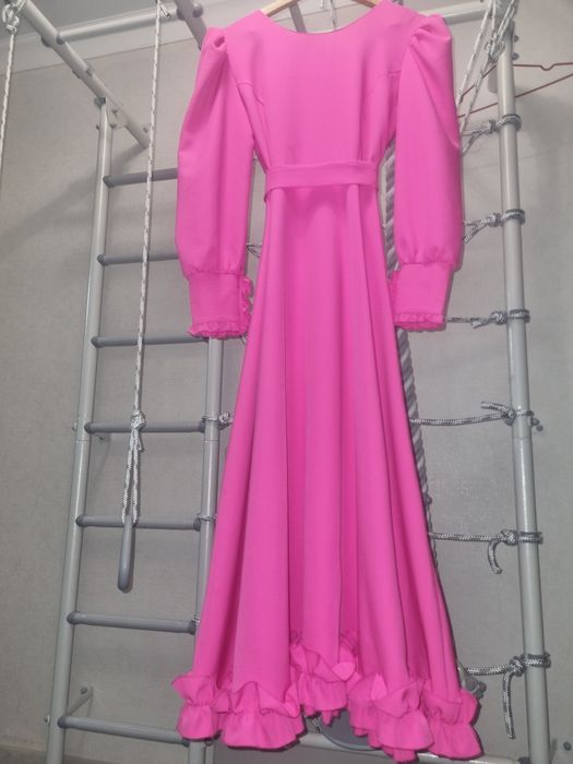 Продаётся розовое платье