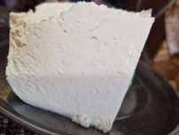 Vnd brânză de vaci bună pusă în zer cu sare cantitate 70kg pusă în găl
