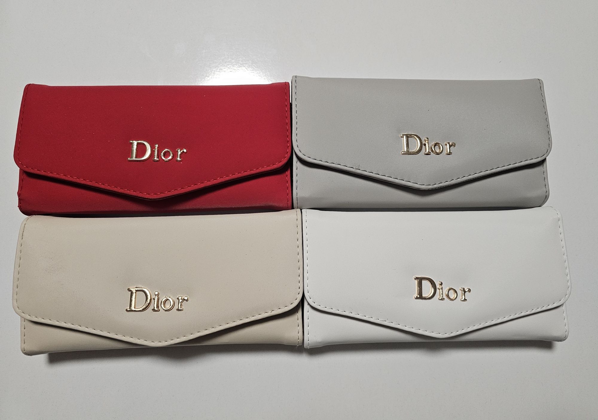 Дамски Портмонета Guess Louis Vuitton Michael Kors Dior Channel