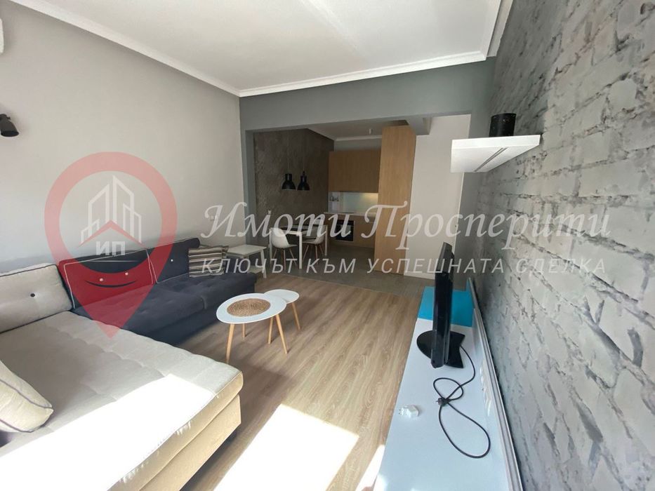 Дава се под наем Двустаен апартамент в София, Център - 68 кв.м за 990 € - Снимка #2