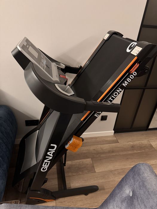 Беговая дорожка Genau Evolution M800 электрическая