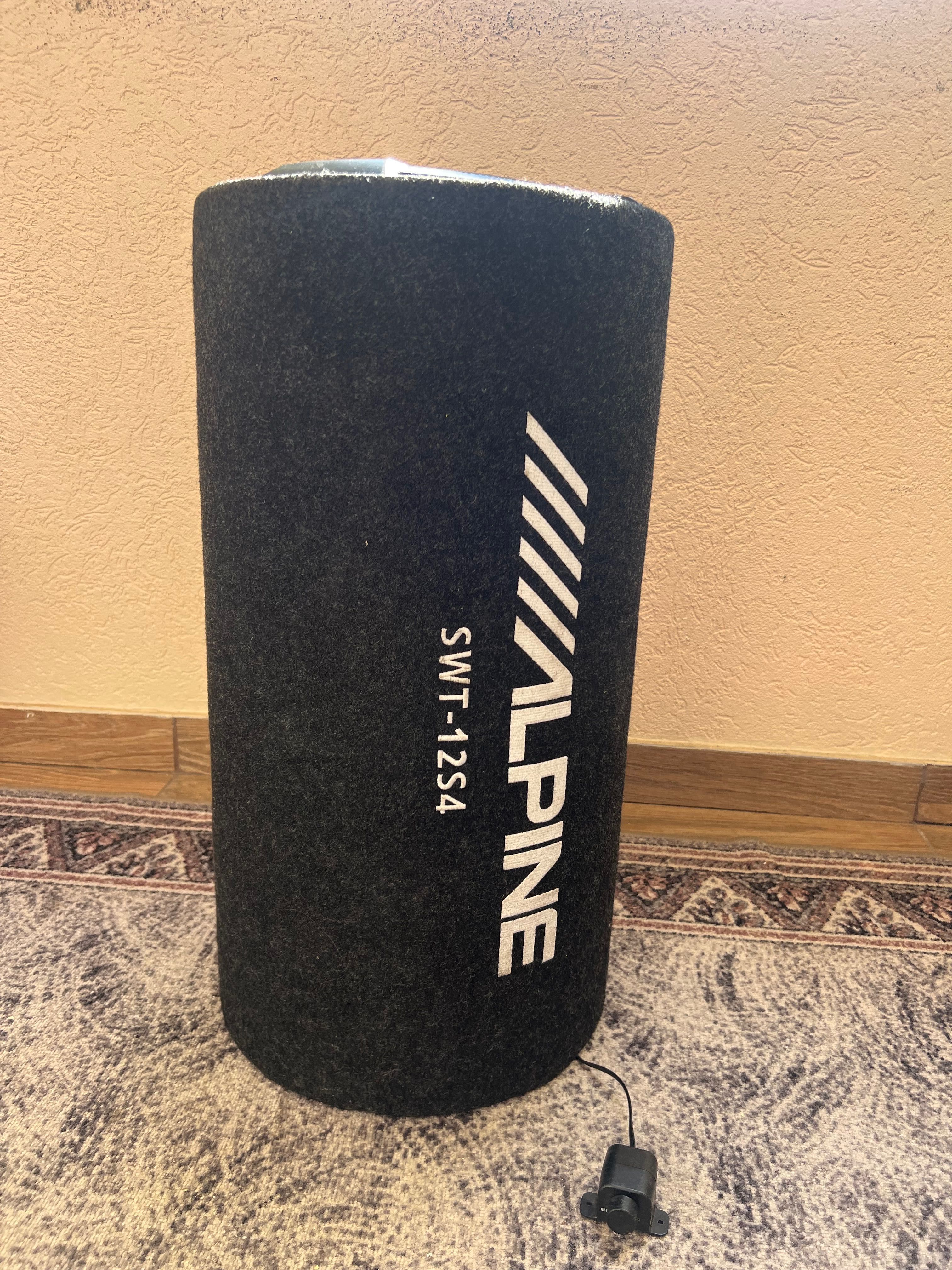 Subwoofer și stație
