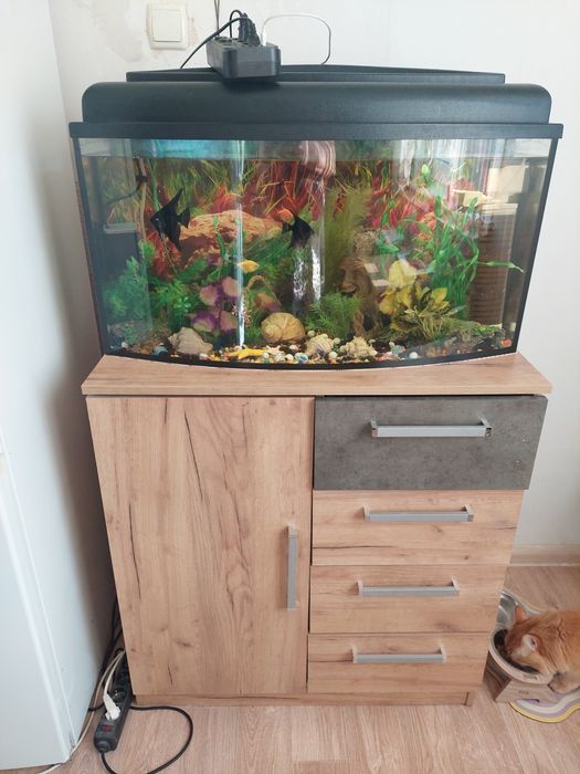 Продается акквариум с тумбой